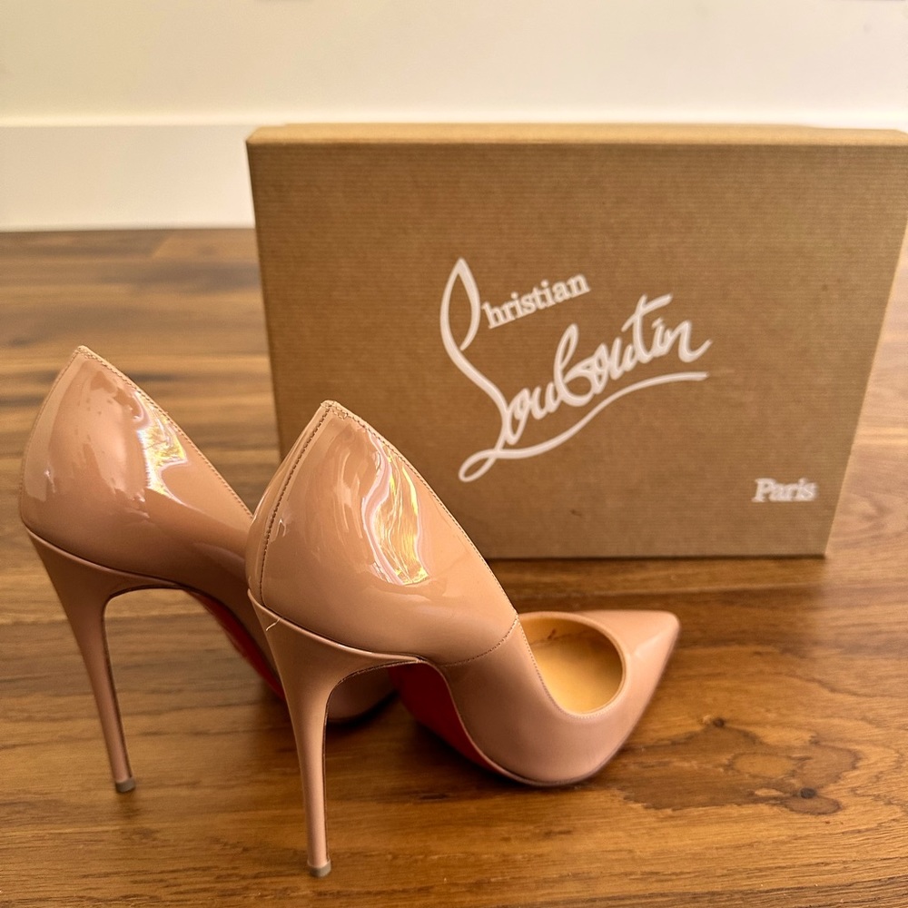 Christian Louboutin Kate pointed toe patent leather, nude color, barely worn.